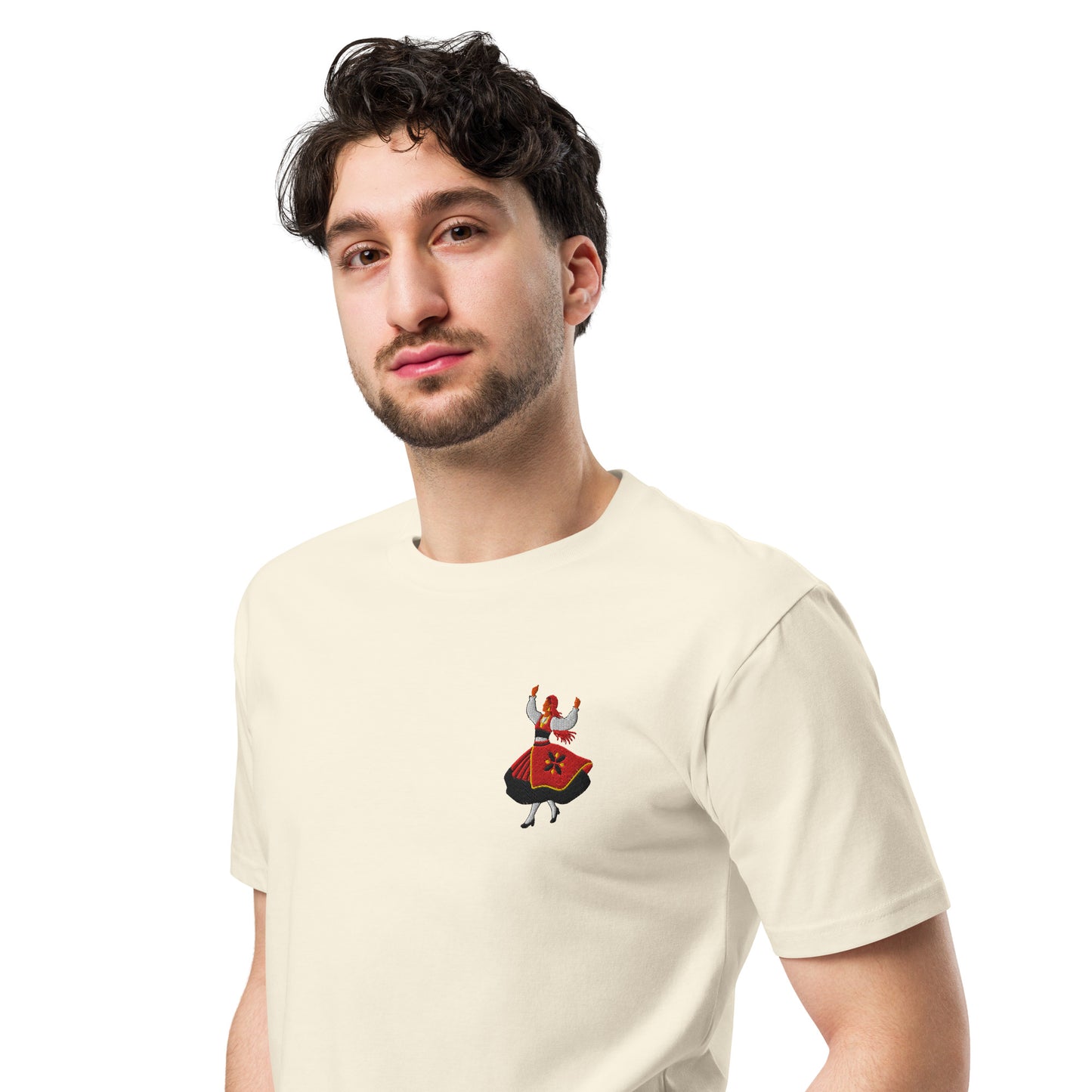 Side front view of the natural O Rancho folclórico RAIZ tee